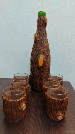 Винтажный сувенирный набор для напитков , бутылка и 6 рюмок времен СССР