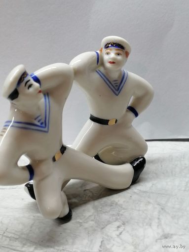 Фарфоровая статуэтка Танец или Матросы, или Моряки, или Яблочко