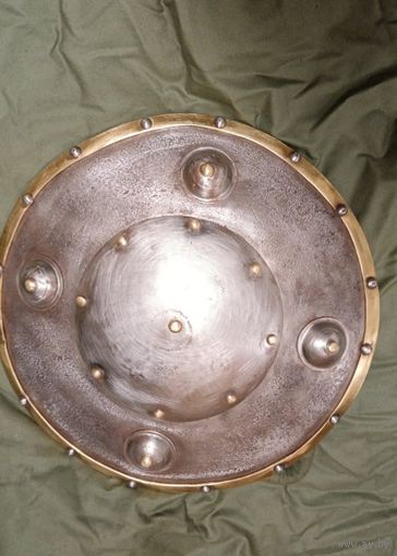 Щит рыцарской
