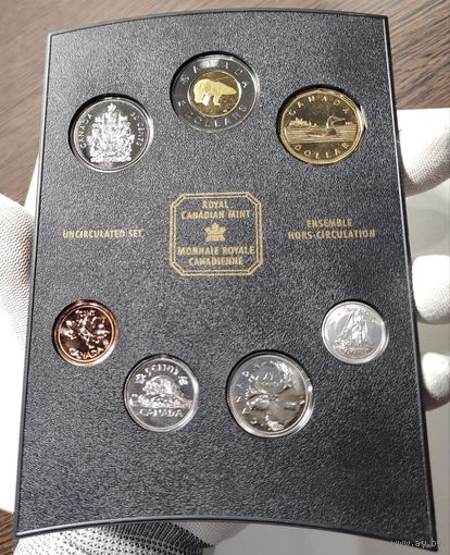 Канада, годовой набор из 8 монет 1 2 5 10 25 50 центов и 1, 2 доллара 2002 г, в кейсе, UNC