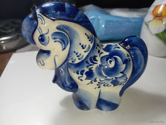 Лошадь гжель , ручной работы .