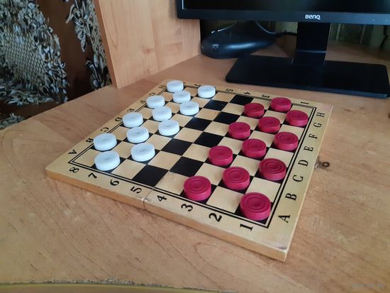 Шашки с доской.