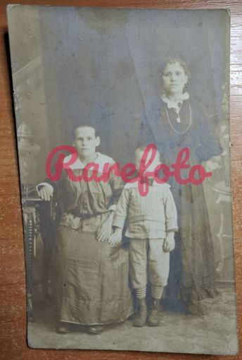 1910-е Открыточный формат семья типажи ретро студийное фото