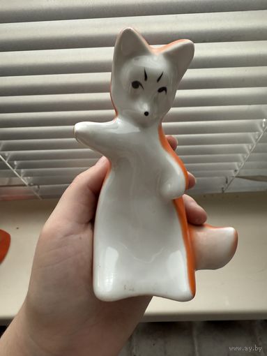 Лиса фарфор