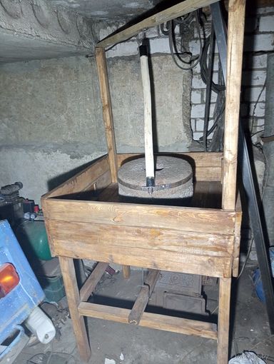 Жернова для помола муки