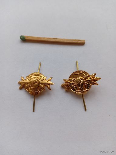 2 эмблемы РЭБ. Разные.