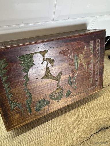 Шкатулка старинная.