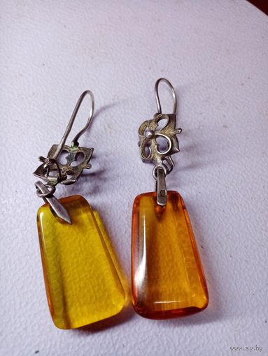 С рубля без мц. серьги под янтарь дл 5.5см. 925пр.