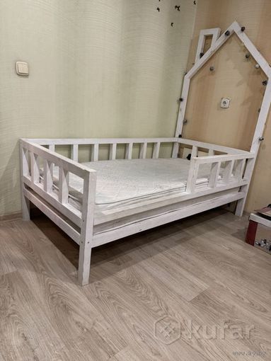 Кровать с матрасом, 90*200см