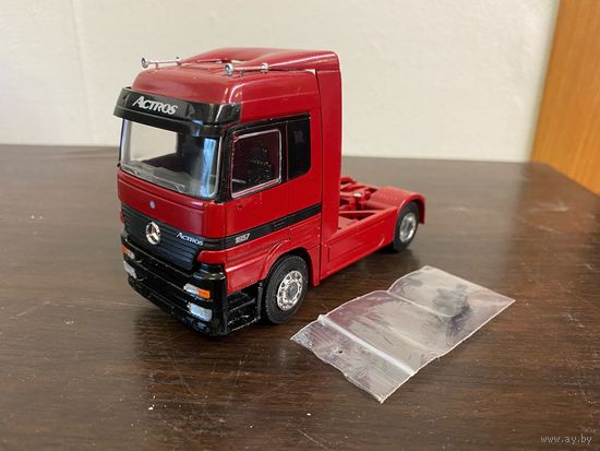 1/43 Mercedes Actros NZG