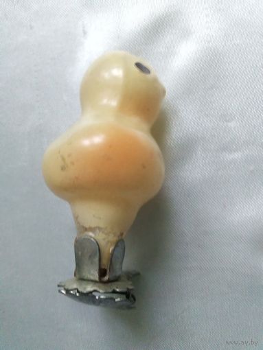 Птенец на прищепке.