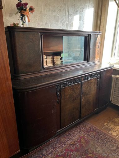 Сервант (буфет)