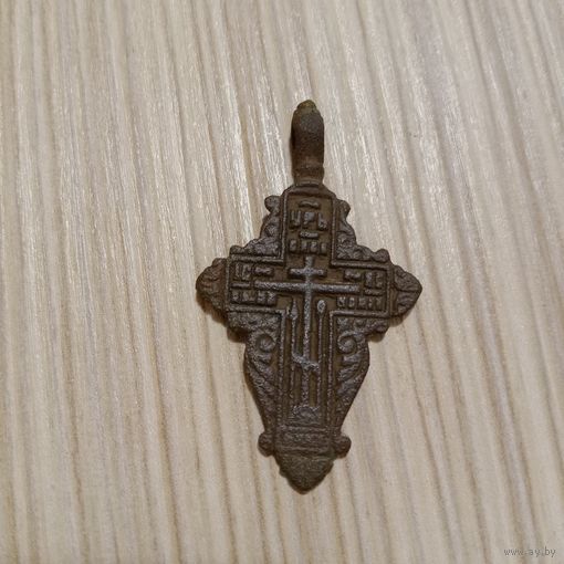 Старый крестик нательный  лепесток