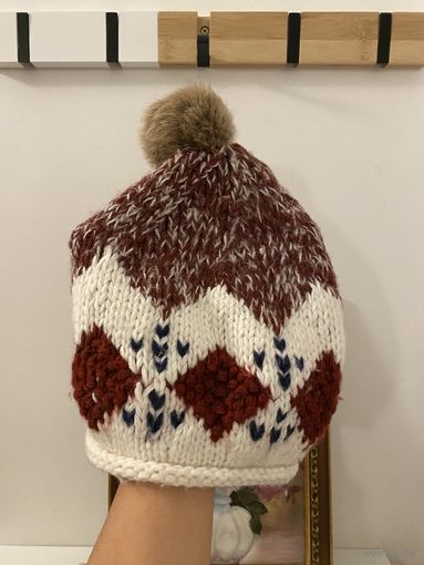 Шапка красивая