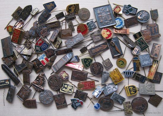 Значки стран Балтии, 100 штук, без повторов, все разные.