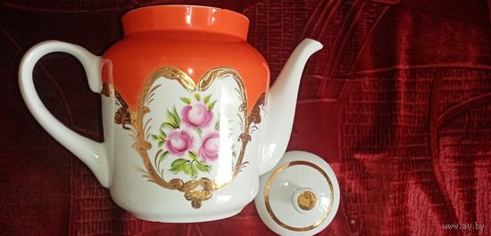 Чайник большой.