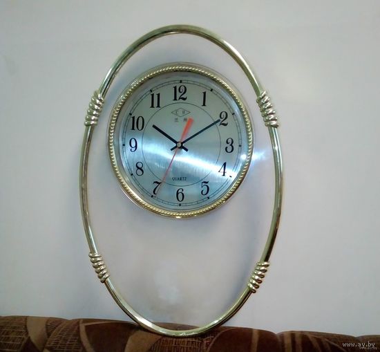 Часы настенные (овальные)-рабочие.