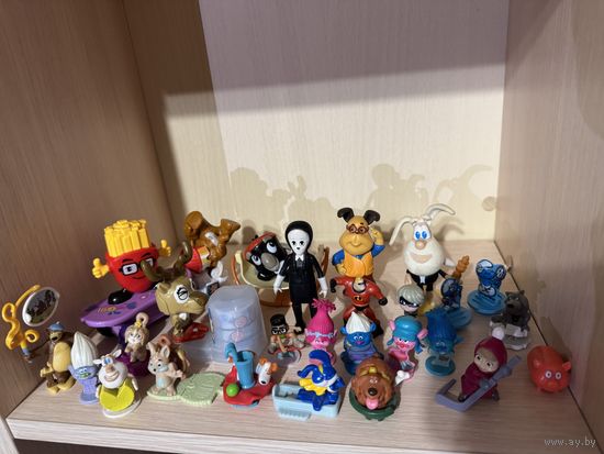 Лот игрушек от киндер