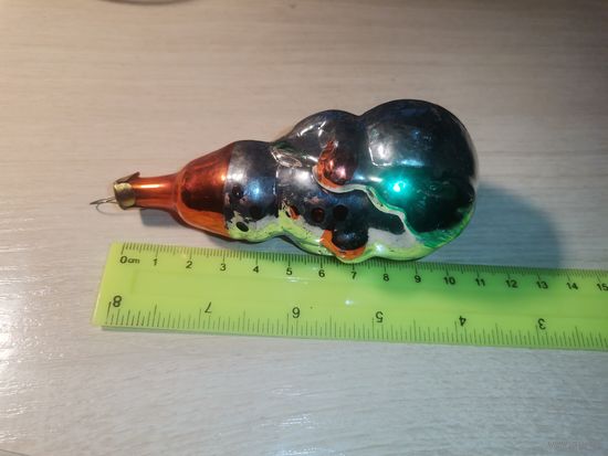 Ёлочная, стеклянная игрушка "Снеговик", времён СССР, без сколов, длина 11 см.