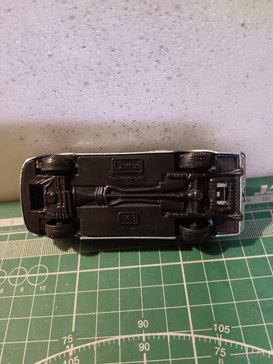 Форд мустанг,бураго,1:43,