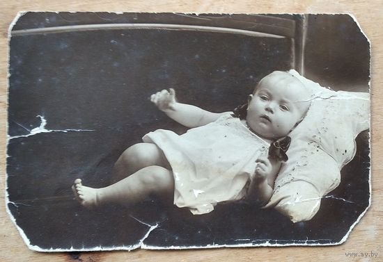 Фото ребенка. 1932-30-е. 9х13.5 см.
