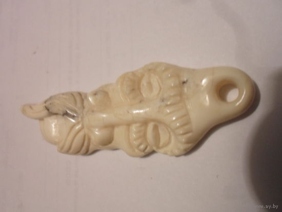 Фигурка из моржового клыка