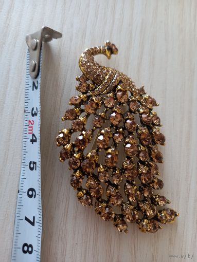 Брошь павлин