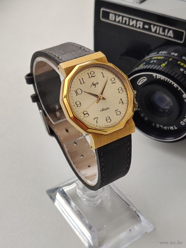 Часа "ЛУЧ" кварц 2356 на ходу.