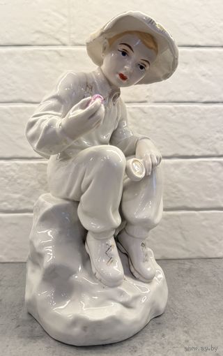 Статуэтка  ЮНЫЙ ГЕОЛОГ .    Распродажа коллекции!!!