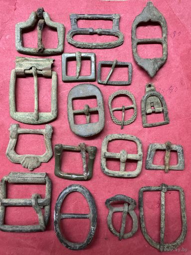 Пряжки.старинные.цена за все.