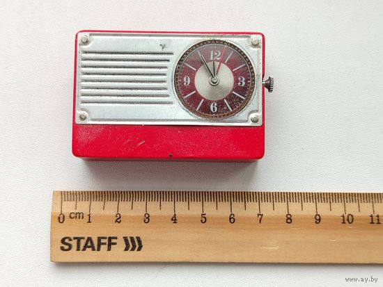 Часы-будильник " Луч ".