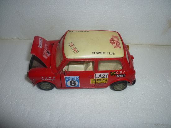 Модель авто MINI 550 Cooper. WELLY. Старый Китай. масштаб 1:36.