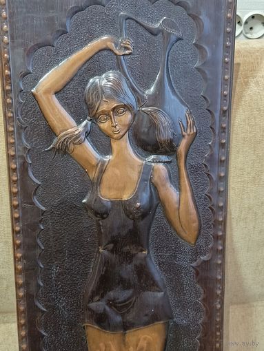 Чеканка большая.