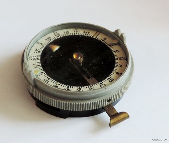 Компас 1968г. СССР. Диаметр 5.5 см. Исправный.
