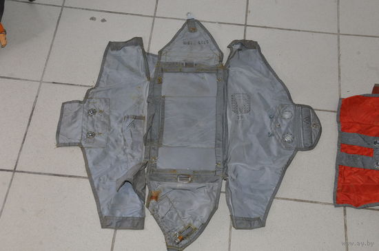 Из прочнейшей ЧЕШСКОЙ спец.ткани-негорючей и непромокаемой,ранец запасного парашюта лётчика СССР