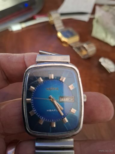 Часы Чайка кварцевый резонатор