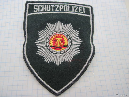 Шеврон полиции ГДР вышитый с 2 рублей!