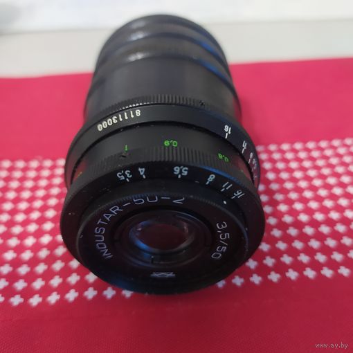 Объектив, индустар-50-2 50mm/3,5  стандартный мануальный объектив для зеркальных камер с резьбовым соединением М42.  Из СССР 1980-е годы.В отличном состоянии..