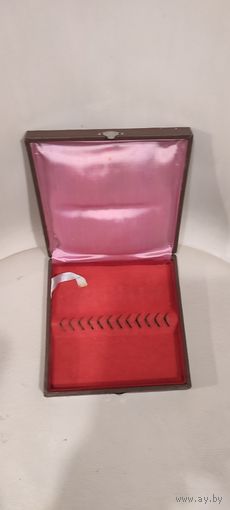 Коробка для стол.приборов 16х16см.12пр.