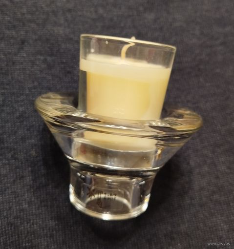 Подсвешник стекло и свеча