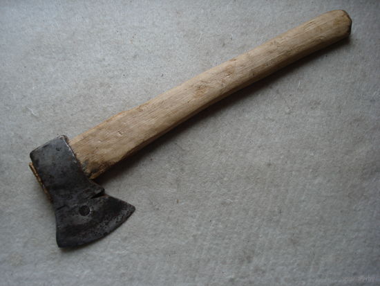 Миниатюрный старинный кованный топор.(1).