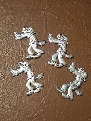 Ёлочная игрушка.Волк. Пластик