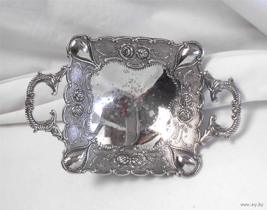 Конфетница Орешница 21 х 14 см Серебрение