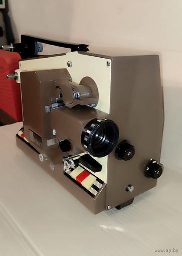 8мм Кинопроектор Квант производства ЛОМО 1968г