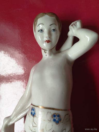 Статуэтка "Купальщица"