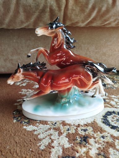 Фарфоровая статуэтка гдр