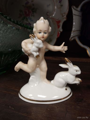 Мальчик пути с зайчиками. с 1 рубля Зитцендорф