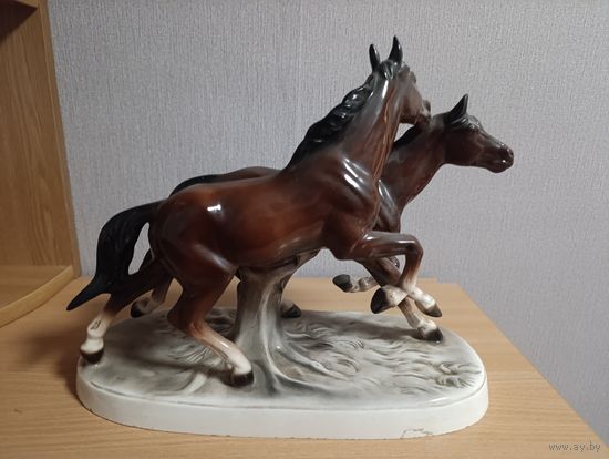 Статуэтка "Бегущие кони" Германия