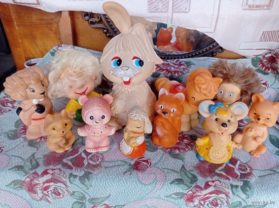 Игрушки резиновые, игрушки СССР. Зайчик, мишка, мышка, лошадка, карлсон, лисичка, овечка.,баран,енот..