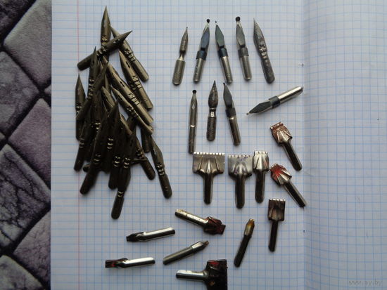 Перья (одним лотом, около 50 штук)